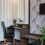 Pensjonat Victoria Garden Es Etterem
