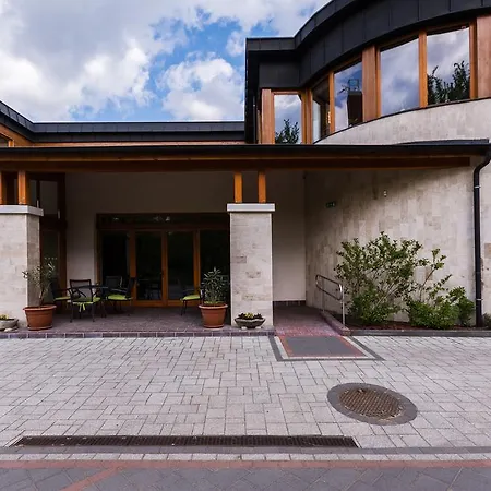 Victoria Garden Es Etterem بيت ضيافة Nyíregyháza