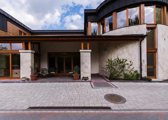 Victoria Garden Es Etterem بيت ضيافة Nyíregyháza